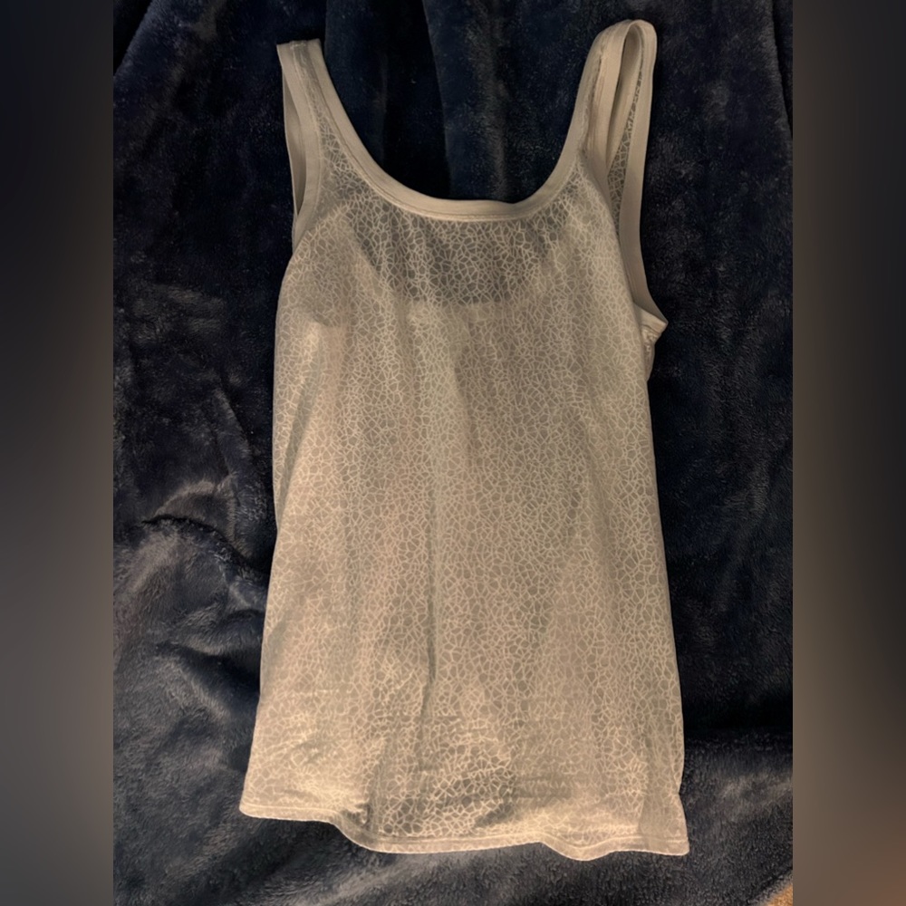 Hint of sheer white ladies tank top lululemon size 10 new
